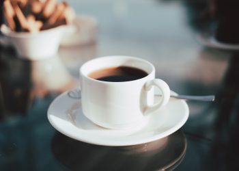 하루 커피 2잔·차 2잔씩 뇌졸중 위험 3분의1 줄인다
