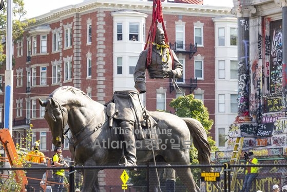 로렌스빌 남부연합 기념물 철거 시비