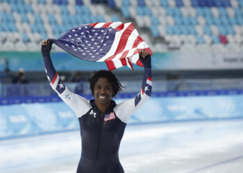 올림픽 티켓 양보받은 선수… 흑인여성 최초 금메달리스트 됐다