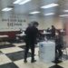 애틀랜타 재외국민 투표소(한인회관 소연회장)에서 유권자가 투표를 하고 있다. / 박재우 기자