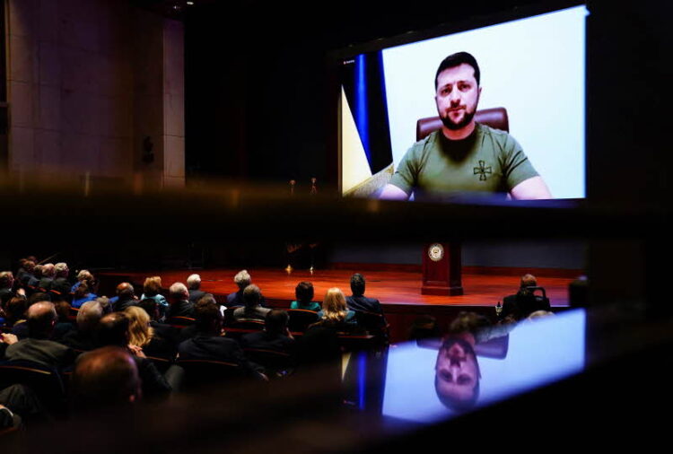 젤렌스키 우크라이나 대통령이 연방의사회에서 화상 연설을 하고 있다. 사진 / 로이터