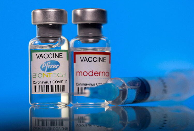 화이자-바이오엔테크와 모더나의 신종 코로나바이러스 감염증 백신
[로이터 연합뉴스 자료사진]