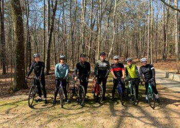 스피닝 비스트 사이클링 클럽 회원들은 매주 30-50마일씩 사이클링을 한다. 스피닝 비스트 사이클링 클럽 제공.
