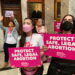 켄터키주 의회에서 낙태금지법 통과에 반대하며 시위하는 모습.  사진/ 연합뉴스