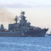 러시아 해군의 유도미사일 순양함 '모스크바호' 가 크림반도 세바스토폴 항구로 입항하고 있다. 로이터 연합뉴스.