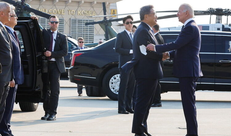 바이든 대통령 한국 도착…2박3일 방한 일정 돌입