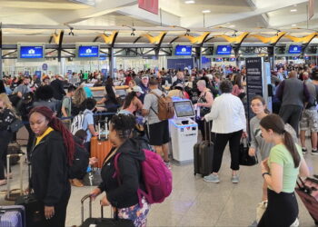 여행철 항공기 수천편 결항…하츠필드 공항 5%가 취소, 16%가 지연