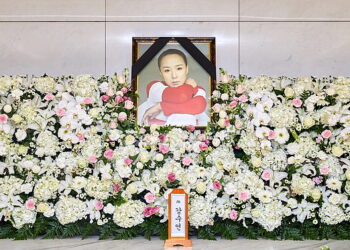 '영화계 큰별' 故강수연 조문 시작…이른 시간부터 추모 행렬