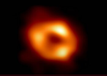 사건지평선망원경(EHT)로 촬영된 우리은하 중심의 블랙홀
[EHT 유튜브 중계 화면 캡처]