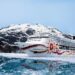 쾅 하더니 배가 흔들 크루즈 여객선 빙하 충돌로 긴급 회항
