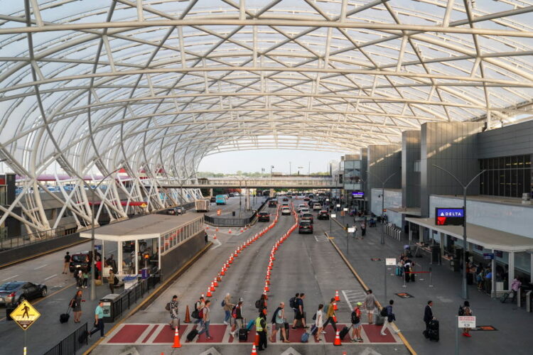 애틀랜타 공항 주차장서 '차 도둑' 주의