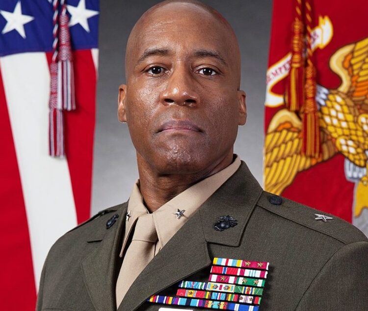 미국 해병대 247년 역사상 첫 흑인 4성장군 탄생