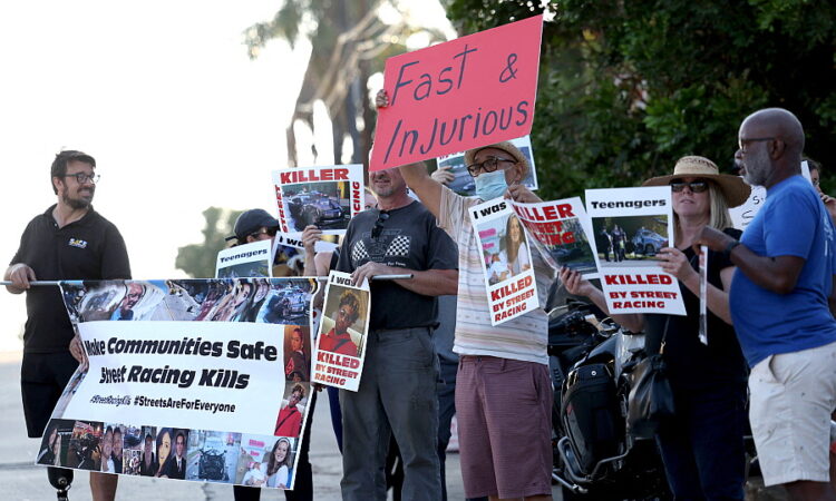 영화 '분노의 질주' 길거리 촬영에 LA 주민들 항의 시위