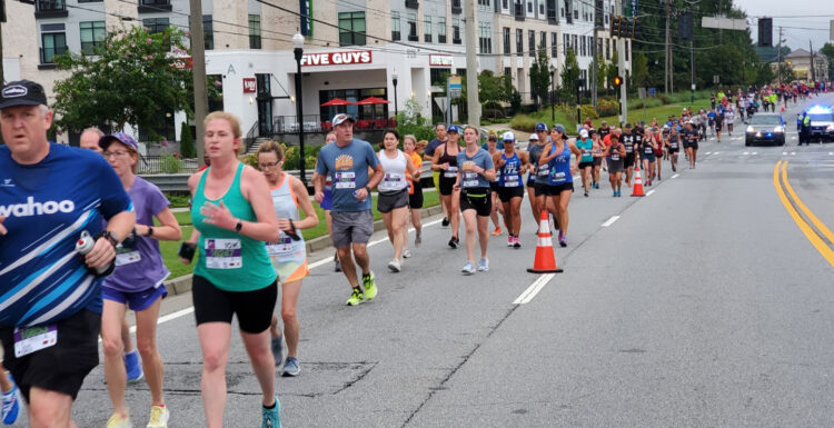 78세 김승배씨 10km 55분에 달렸다...빅피치 시즐러 10K 마라톤