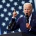 조 바이든 대통령 이 2022년 8월 30일 펜실베니아주 윌크스 배어에서 열린 행사에서 총기 범죄와 그의 '안전한 미국 계획'에 대해 연설하고 있다. 사진 / 로이터