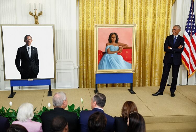 트럼프 때 끊긴 '전임 초상화 공개' 백악관 전통 10년만에 재개