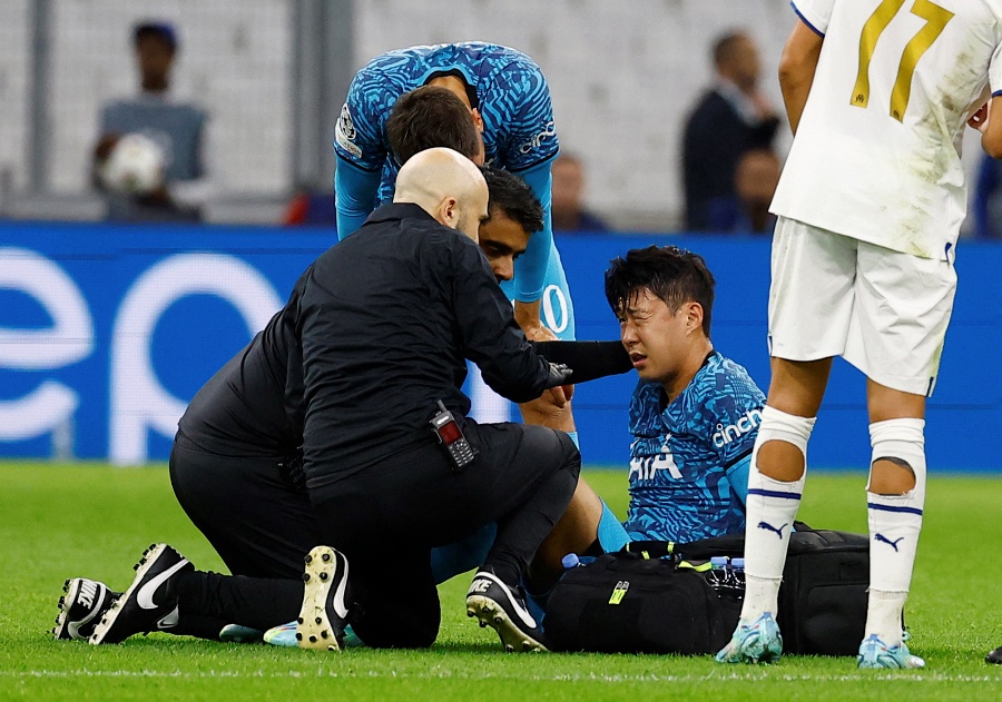 손흥민, 안면 골절 수술 받는다…월드컵 도전 불발 위기