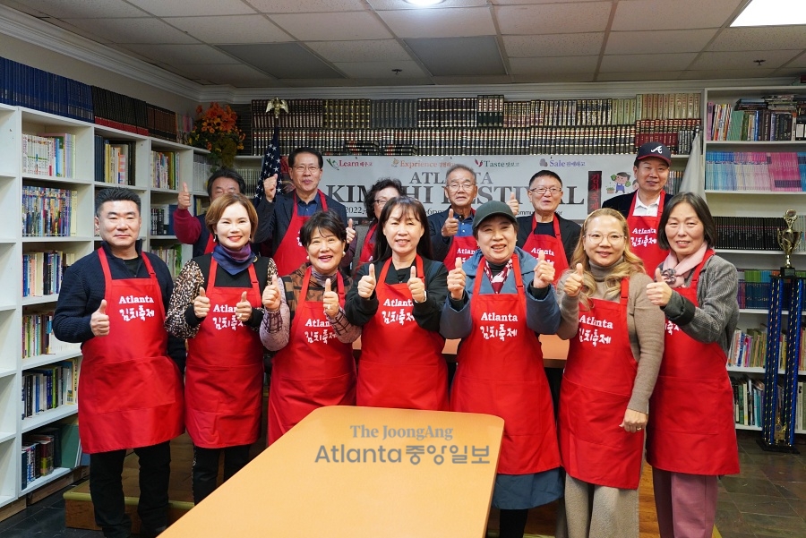 김치 페스티벌 준비위원들. 사진 / 윤지아 기자