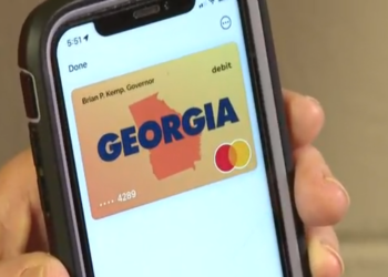 핸드폰에 등록된 조지아 현금 지원 카드.  [11얼라이브 캡처]