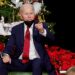 조 바이든 대통령 이 2022년 12월 23일 워싱턴의 어린이 국립 병원을 방문하고 있다. 로이터.