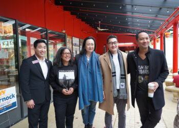 한국계 정치인과 유명인들이 한 자리에 모였다. 왼쪽부터 샘박 조지아주 하원의원, 매릴린 스트릭랜드 연방 하원의원, 이민진 작가, 배우 대니얼 대 김, 영화 프로듀서 브래드 젠킨스. 사진 윤지아 기자.