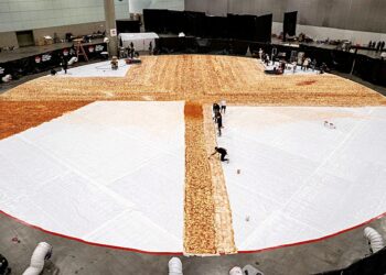 피자헛이 만든 세계에서 가장 큰 피자. 로이터