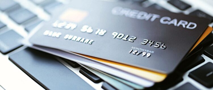 크레딧이 없으면 은행 예치금만큼 카드 한도로 사용할 수 있는 시큐어드카드로 시작하는 것도 한 방법이다.