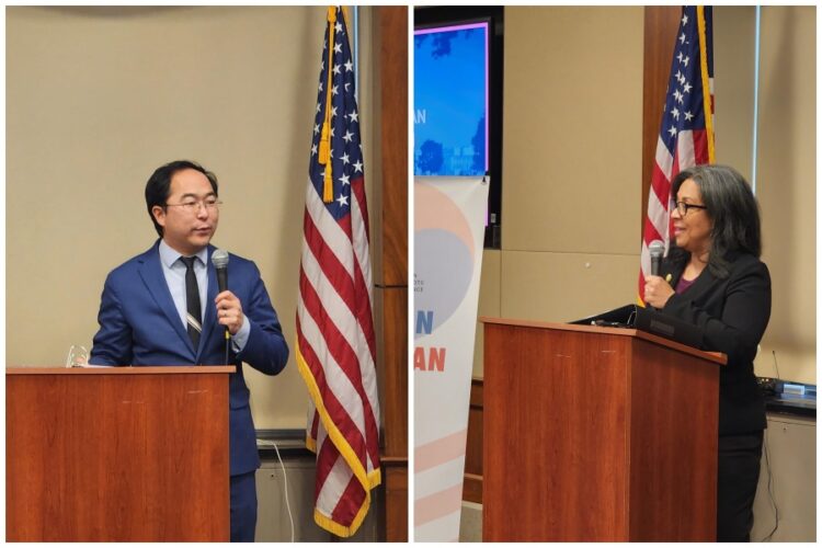 '한인의 날' 기념 행사에서 축사를 전하고 있는 앤디 김 하원의원(왼쪽)과 메릴린 스트리클런드 하원의원.