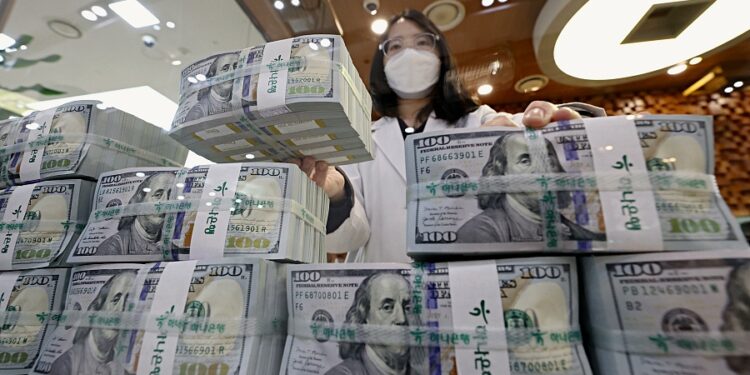 미주한인들, 연 30억불 이상 한국에 송금...이유는