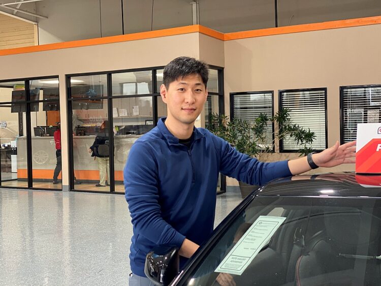 오토갤러리 윤기협 매니저. 사진 윤지아 기자