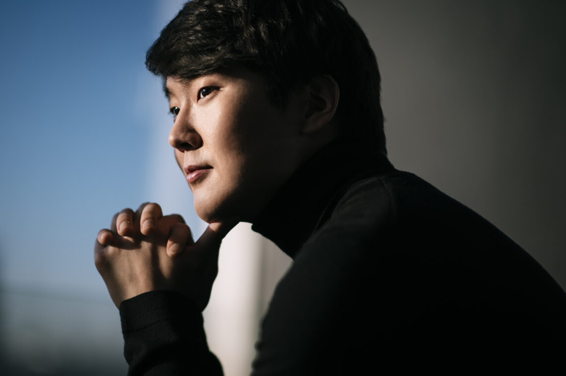 피아니스트 조성진. [ⓒChristoph Koestlin_DG / 빈체로 제공.]