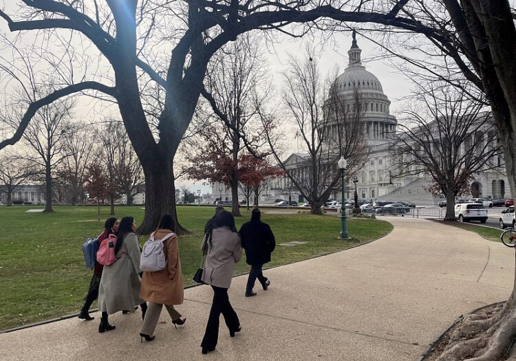 2022년 12월, 드리머들이 워싱턴 국회를 방문하고 있다. 로이터