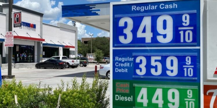 올해 메모리얼 데이'작년보다 개스값 싸다'