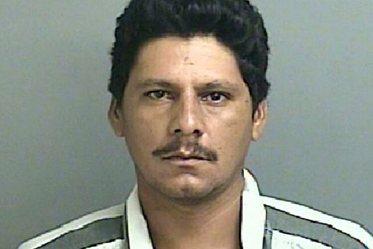 이웃 5명 살해 텍사스 총격범 체포…4차례 추방 전력 멕시코인