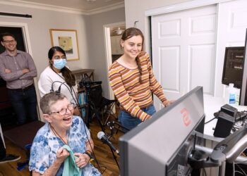 "말 못하는 마비환자의 생각, 말·글로 보여주는 장치 나왔다"