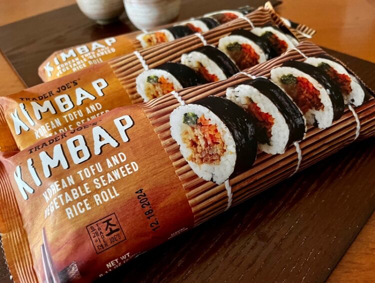 250t 순식간에 완판…트레이더조 화제의 '냉동김밥' 비법은