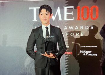 시사주간지 타임이 발표한 '제2회 타임 100 임팩트 어워즈'(TIME 100 Impact Awards)를 수상한 에릭 남. 사진 에릭 남 인스타그램