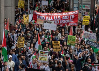 10월8일 뉴욕 맨해튼에서 친팔레스타인 시위자들이 시위를 벌이고 있다. 로이터