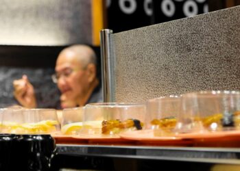 SNS영상 욕심에 회전초밥 간장병에 입댔다가 '징역3년'