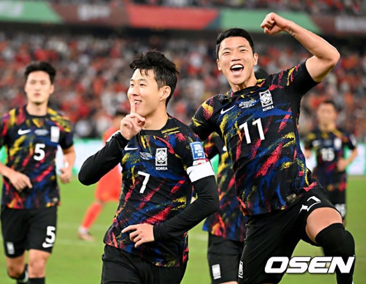 손흥민 활약에 중국 '숨도 못 쉬었다' ...한국, 중국에 3-0 완승