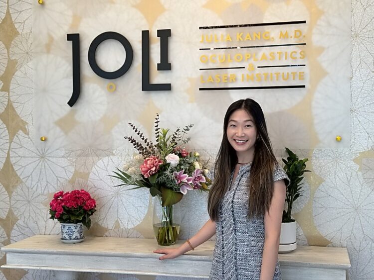 "눈꺼풀에 관한 모든 시술 문의하세요" 존스크릭 졸리 성형안과