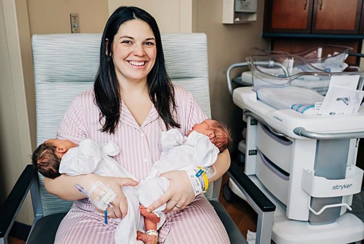 자궁 2개 여성, 이틀 걸쳐 딸 2명 출산… "100만분의 1 확률"