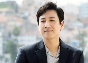 배우 이선균 사망…차량서 숨진 채 발견