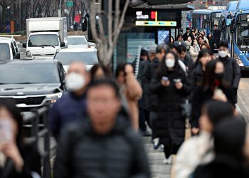 "한국은 가장 우울한 사회"… 미국 인기 심리연구가 영상 화제