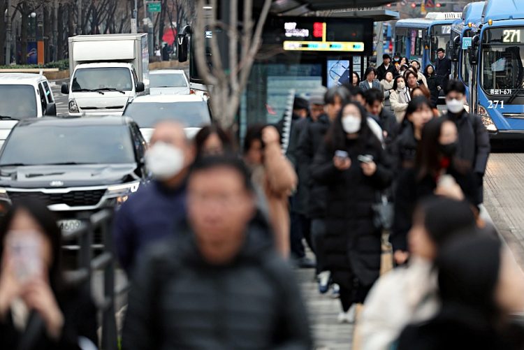 "한국은 가장 우울한 사회"… 미국 인기 심리연구가 영상 화제