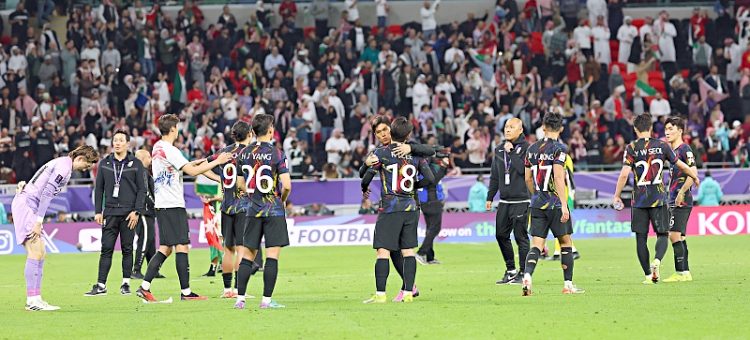 한국축구, 요르단에 0-2 충격패…64년만의 아시안컵 우승 물거품