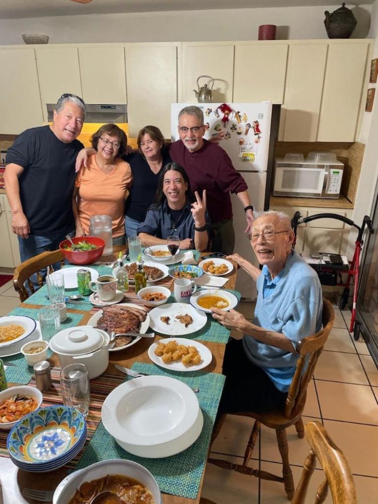 안수명(로렌조 안)의 가족. 오른쪽 첫번째가 안수명씨다. 장채원 기자