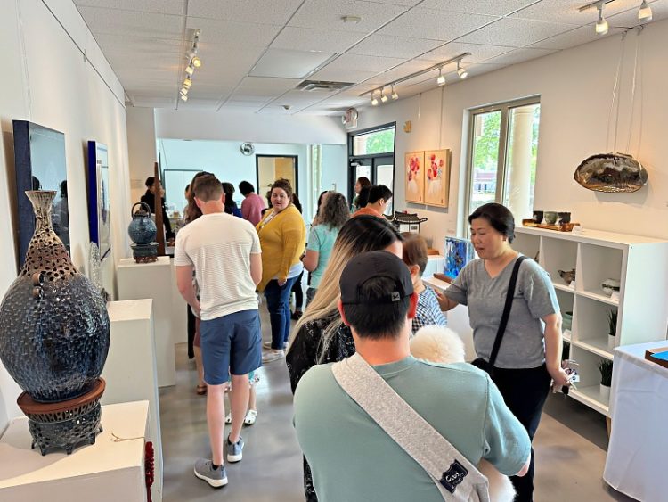 한인 작가들의 '한류' 전시회 호평