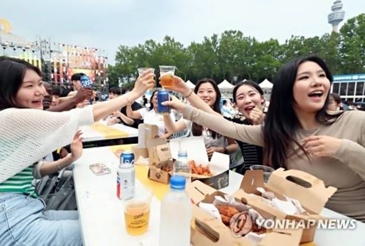 "한국인 절친 되는 비결은 gyemoim" NYT '계모임' 조명
