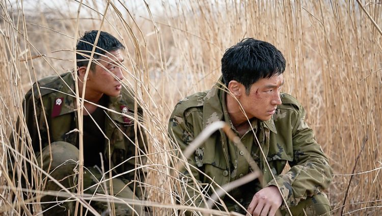 극한 탈주 VS 무한 추격...이제훈·구교환의 '탈주' 내달 5일 북미 개봉